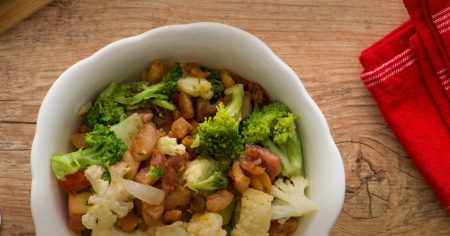 Brócolis e Couve-flor Salteados com Bacon
