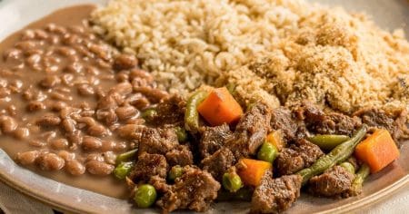Fígado de Frango com Arroz Integral e Farofa de Banana