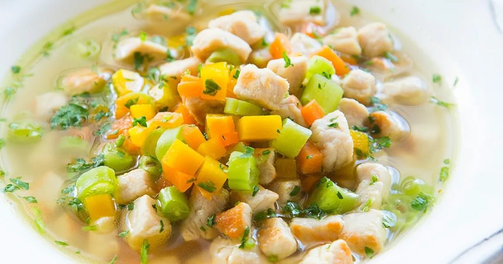 Sopa Italiana Composta de Legumes e Carne Suina (minestrone)