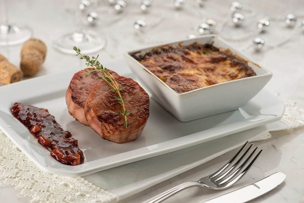 Medalhão de tender ceia prática ao molho de vinho do porto, damasco e figo