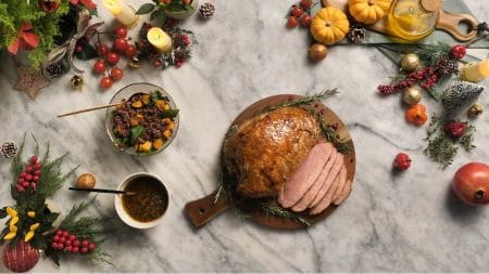 Pernil Desossado com Molho Chimichurri e Arroz Vermelho