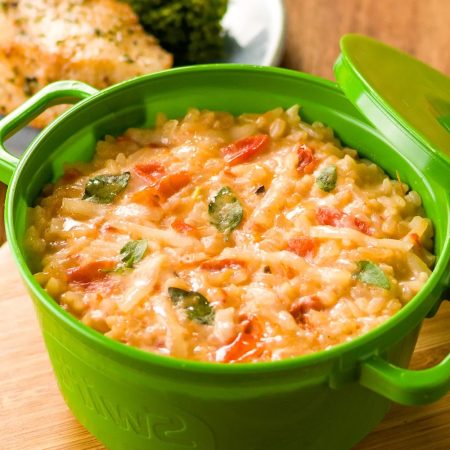 Receita de Arroz Caprese acompanhado de pescada amarela grelhada e brócolis
