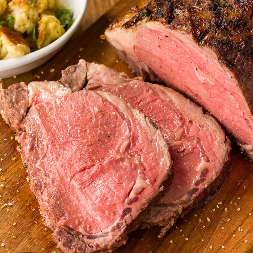 Receita de Bife Ancho na brasa com salada de couve-flor tostada e queijo coalho