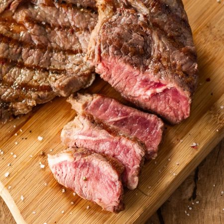 Receita de Bife de Chorizo com Salada de Maionese e Ovos