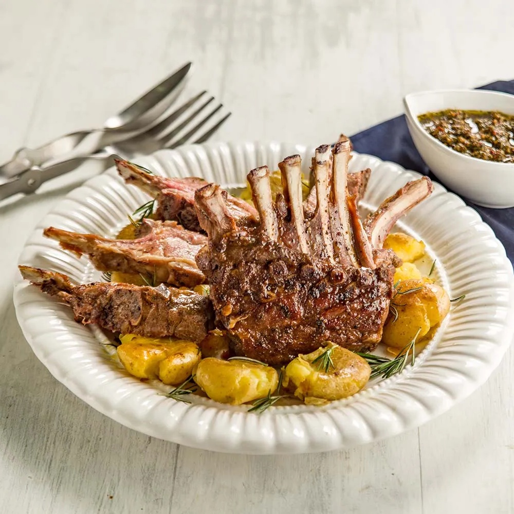 Receita de Carré de Cordeiro com Batatinhas ao Murro