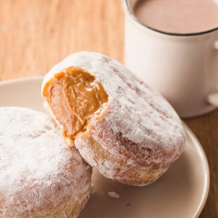 Receita de Donuts de Doce de Leite com Chocolate quente com Cardamomo