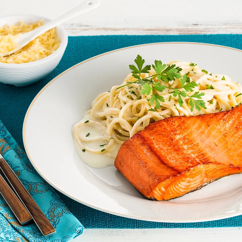 Receita de Filé de Salmão Sockeye ao Molho Branco e Espaguete