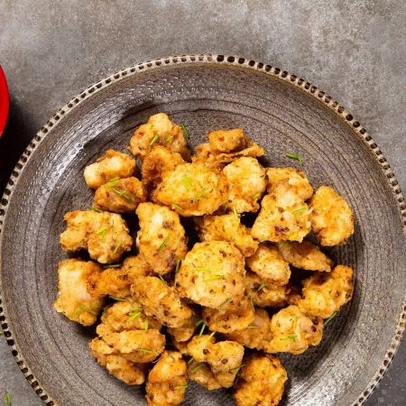 Receita de Iscas de jacaré à dorê com pesto de manjericão