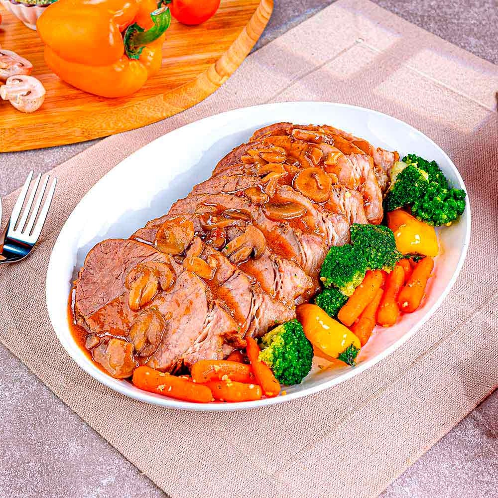 Receita de Lagarto ao Molho de Champignon e Legumes Salteados