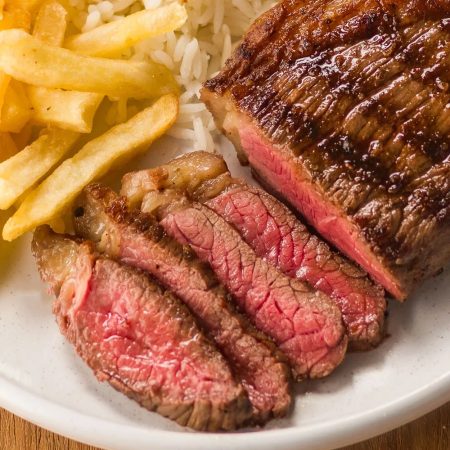 Receita de Medalhão de Picanha grelhado com Arroz e Batata Frita