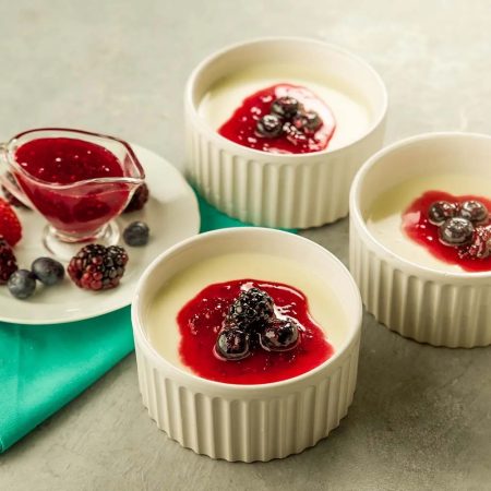 Receita de Panna Cotta com Mix de Frutas Vermelhas