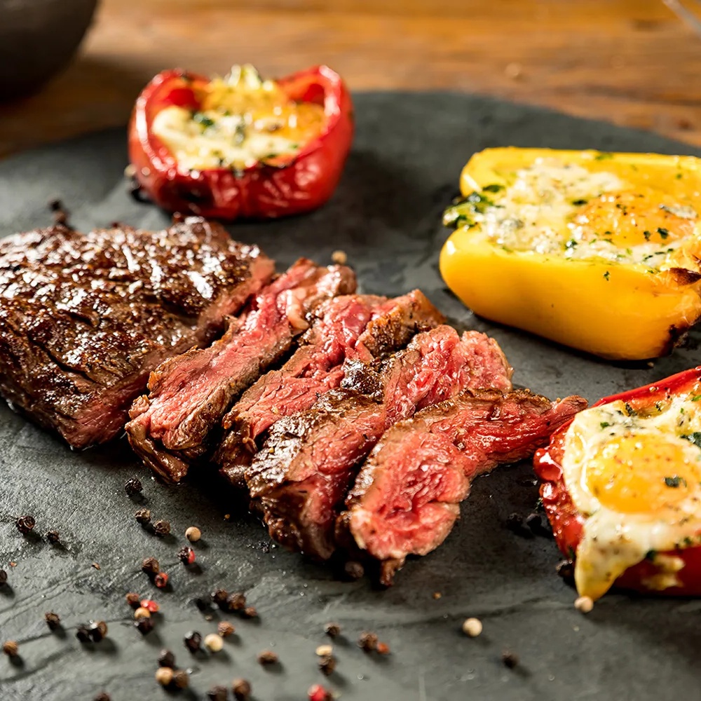Receita de Ribeye Cap e Pimentão Recheado com Ovo na Brasa