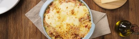 Macarrão com frango desfiado e requeijão cremoso