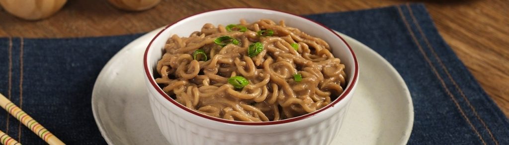 Macarrão Oriental com Pasta de Amendoim