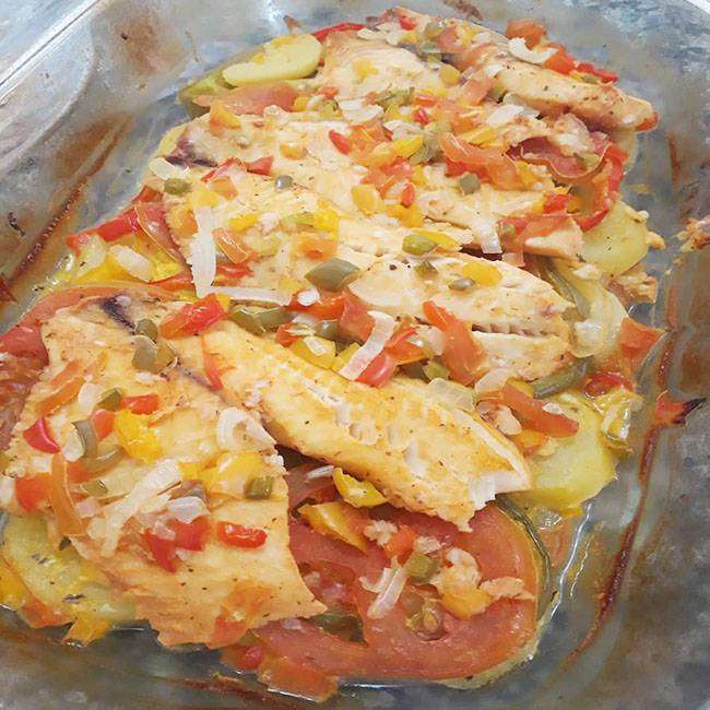 File De Tilapia Assado No Forno Comidinhas Do Chef Então aproveite e faça hoje mesmo essa ótima receita de filé de peixe assado, empanado e crocante. file de tilapia assado no forno