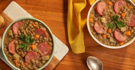 Caldo de Lentilha com Linguiça Calabresa