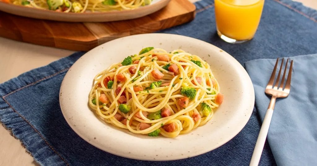 Espaguete com Brócolis e Bacon
