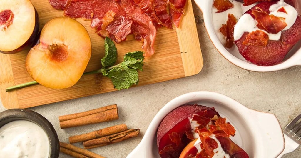 Frutas Assadas com Creme de Iogurte e Crisps de Presunto Tipo Parma Sadia Speciale