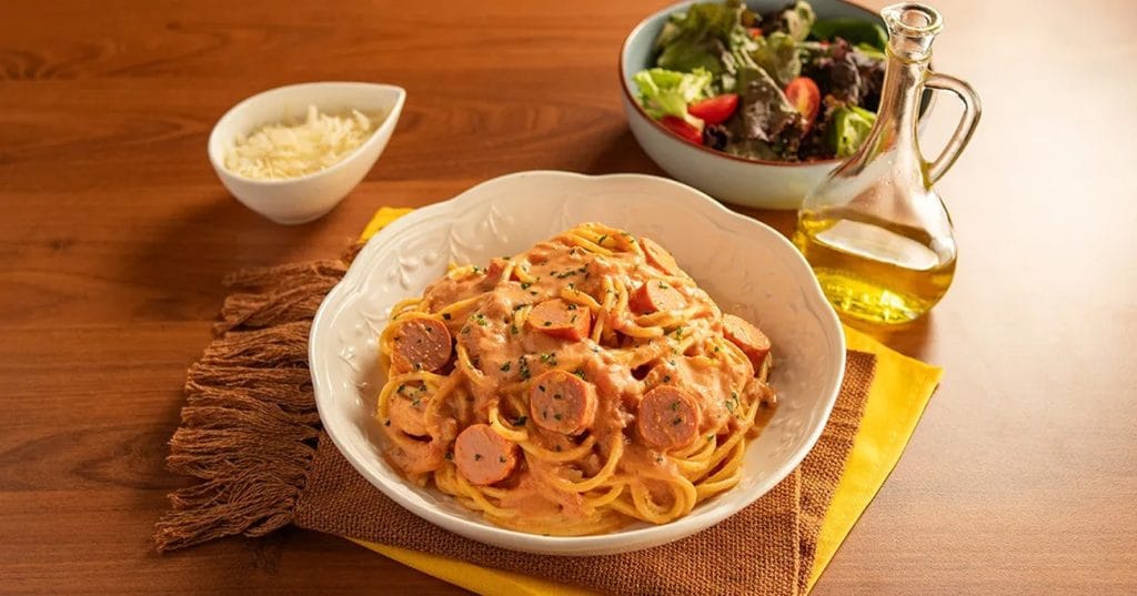 Macarrão Cremoso com Salsicha