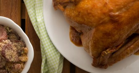 Peru Sadia com Farofa de Linguiça e Uvas Passas