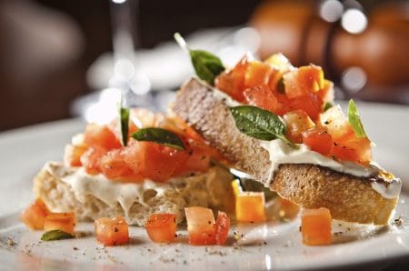 Sanduíche Recheado com Mignoneto Sadia e Burrata Sanduíche Recheado com Mignoneto Sadia e Burrata