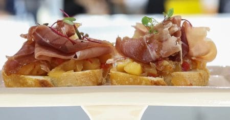 Torrada de Presunto Tipo Parma Sadia Speciale com Molho de Maçã