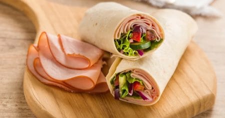 Wrap Peito de Peru Sadia Soltissimo e Molho de Iogurte (mediterrâneo)