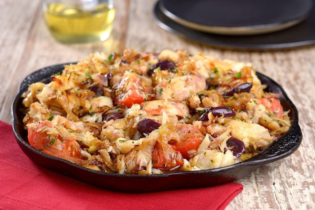 BACALHAU COM TOMATE CONFITADO