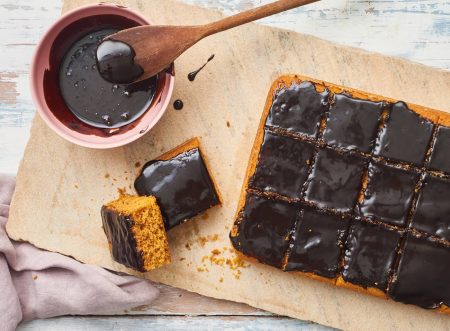 Bolo de Cenoura com Cobertura de Chocolate Sem Glúten e Sem Lactose