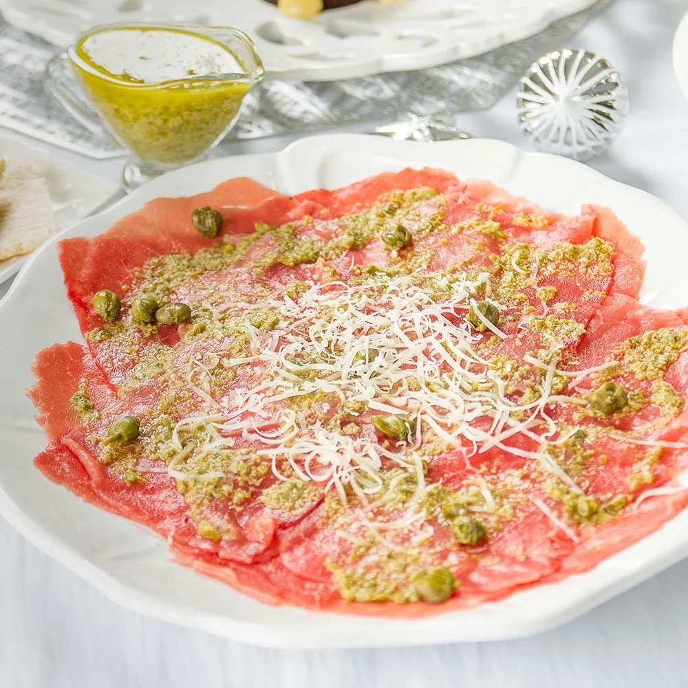 Carpaccio com molho de alcaparras