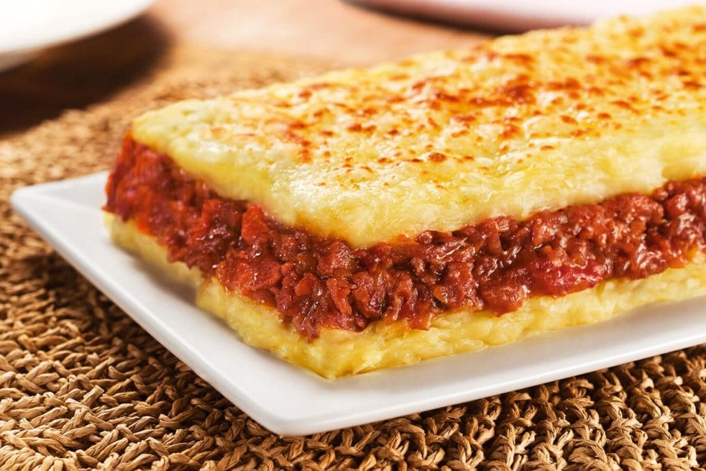 Escondidinho de linguiça