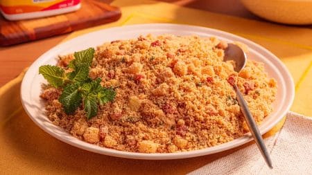 Farofa Natalina de Abacaxi com Bacon