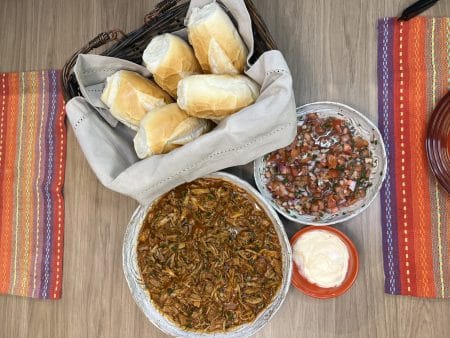 Lanche de Pernil Suíno Assado