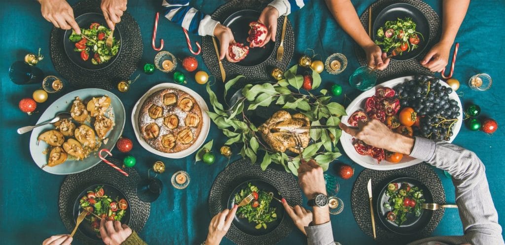 O que fazer na ceia de Natal para amigos: sugestões do que servir
