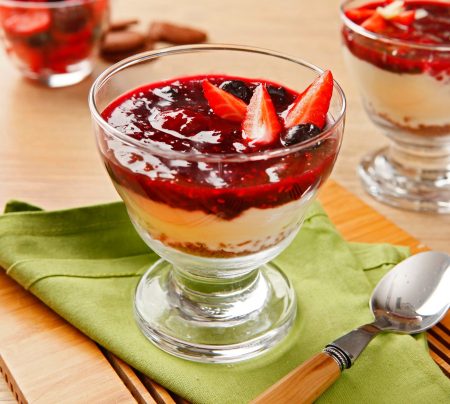 Pavê de Cacau com Frutas Vermelhas