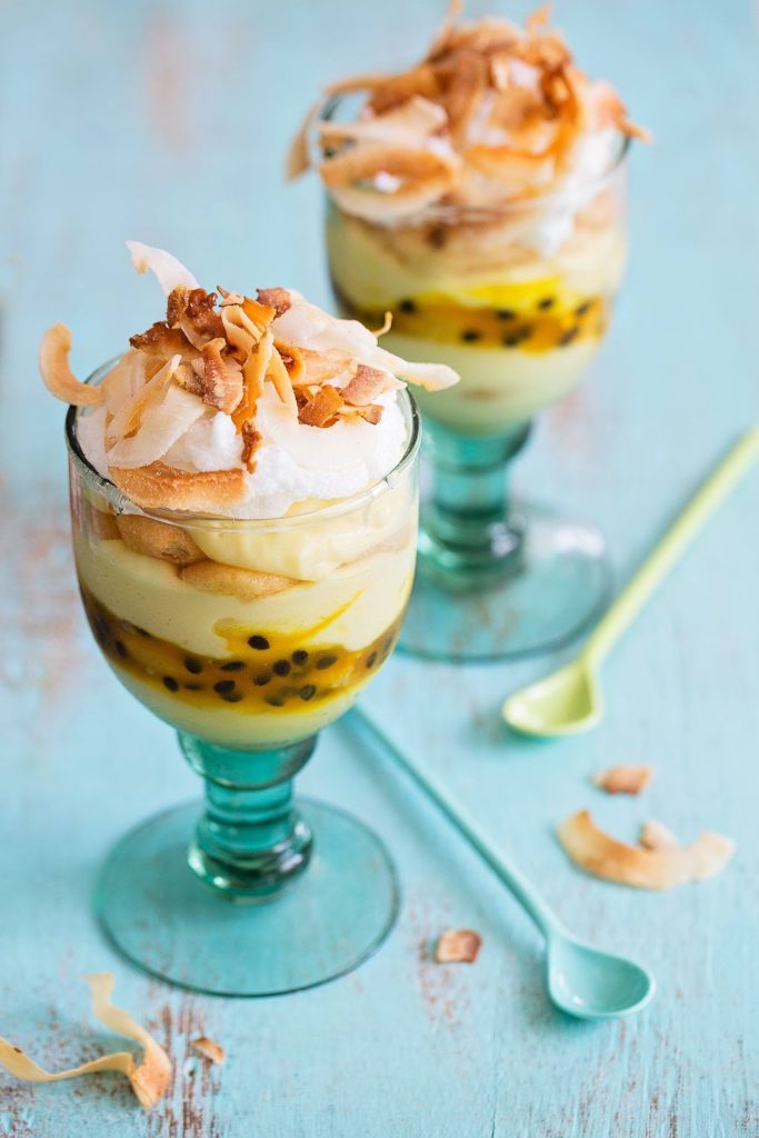 Pavê de coco com maracujá