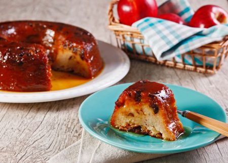 Pudim de Pão com Maçã e Ameixa