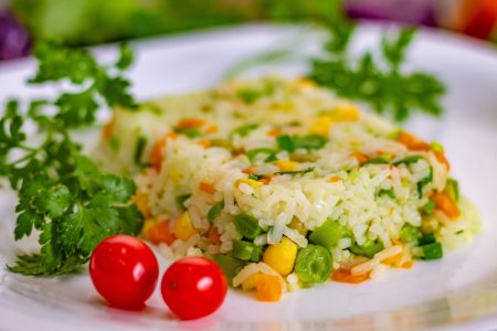 Receita de Arroz à Grega com Maggi Caldo de Galinha