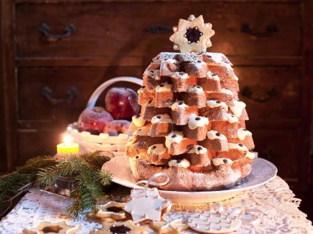 Receita de Árvore de Natal de Chocotone com Creme de Leite Moça e Frutas