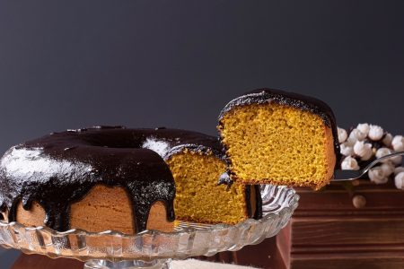 Receita de Bolo de Cenoura com Casquinha de Chocolate
