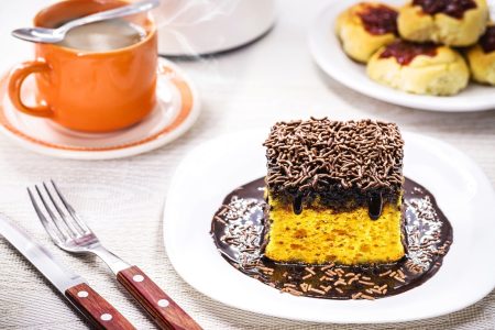 Receita de Bolo de Cenoura com Chocolate Em Pó NESTLÉ CHOCOLATERIA
