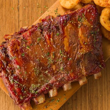 Receita de Costela Suína assada com Cebola empanada