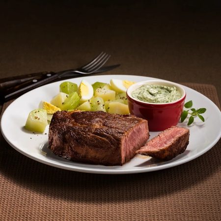Receita de Filé de Costela, Maionese Verde e Salada de Batata