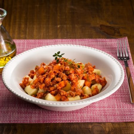 Receita de Nhoque de Batata-Doce com Ragu de Linguiça