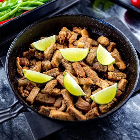 Receita de Pernil Dourado com Salada Quente