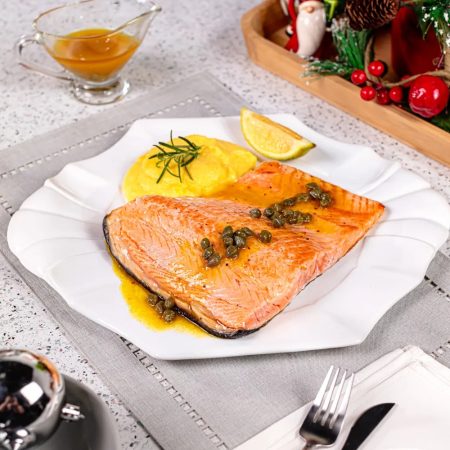 Receita de Salmão ao Molho Alcaparras e Purê de Batata Doce