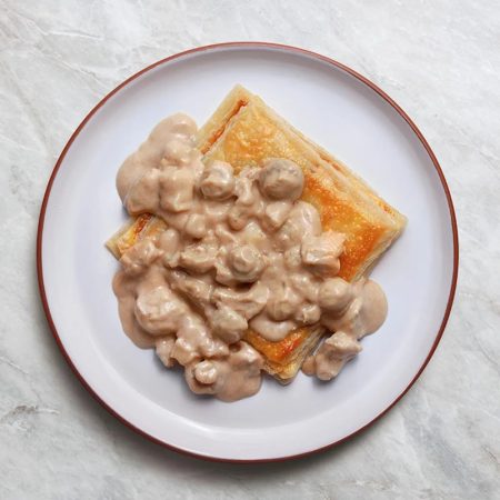 Receita de Strogonoff de Frango e Bandejinha de Massa Folhada