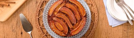 Bolo de banana caramelizada