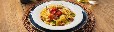 Farfalle ao Pomodoro e Ervas