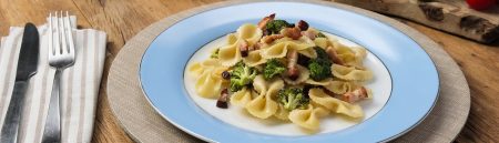Farfalle com Brócolis e Bacon